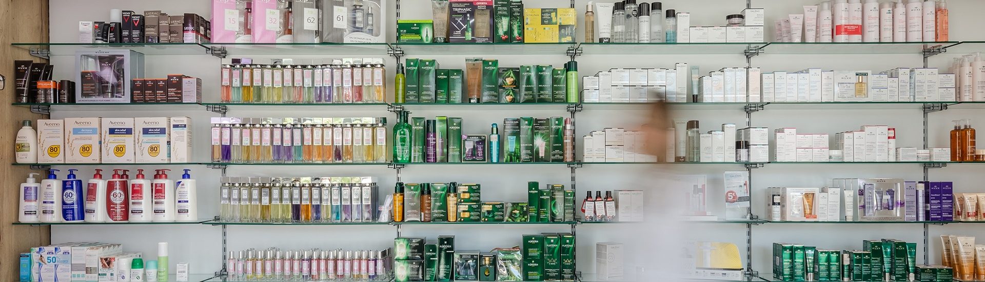 Farmacia Goçalvez estanterías de farmacia