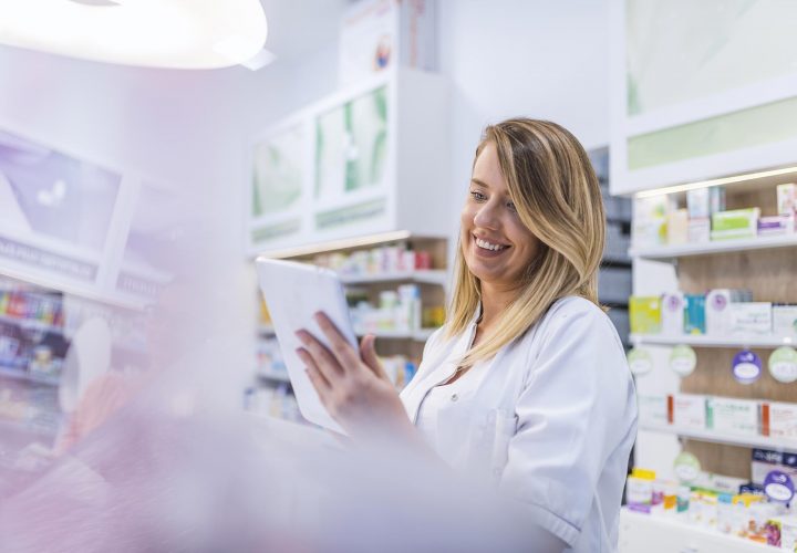 trabajadora convenio de farmacia