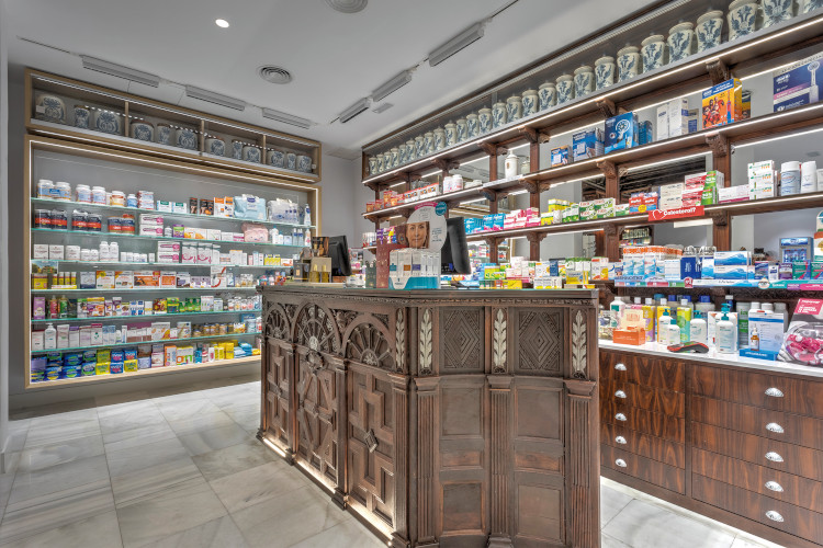 Farmacia Reina Madre.