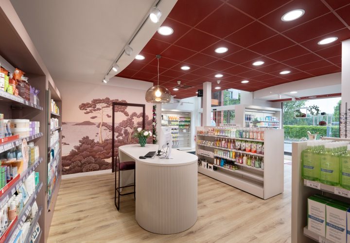 Area dermocosmetica in farmacia. Progettato da Inside Pharmacy.