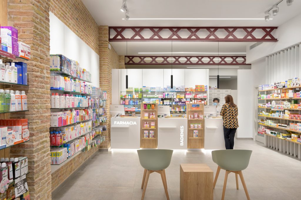 L'integrazione di design e sicurezza in farmacia: soluzioni innovative per spazi belli e protetti