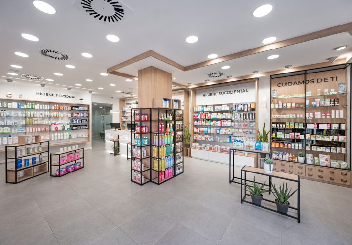 Farmacia de techos altos Novella.