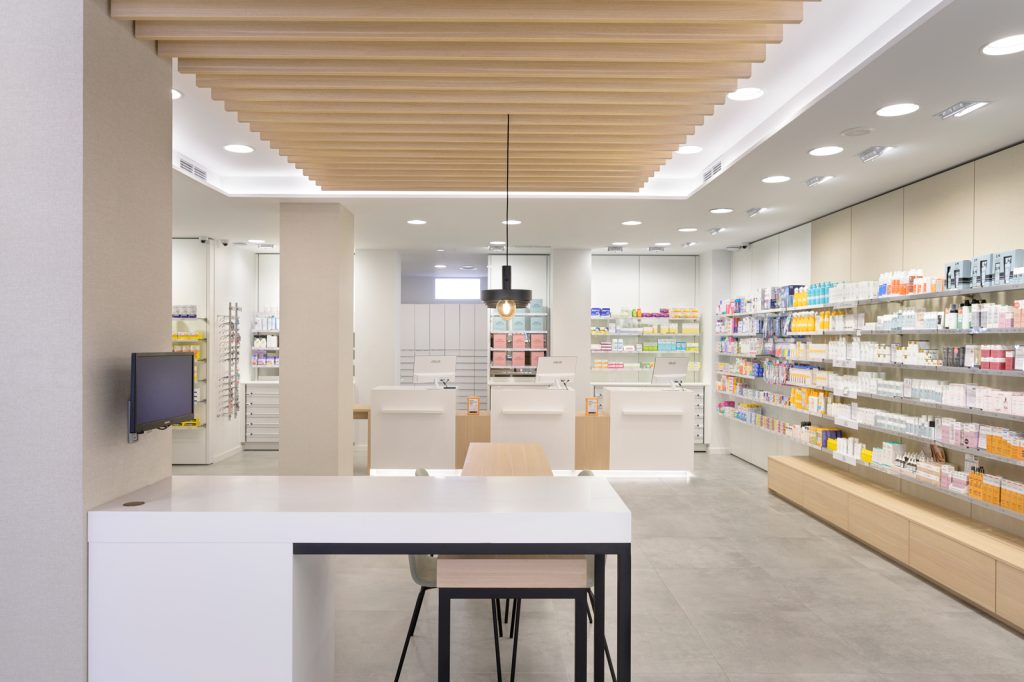 Farmacia Gil-Llácer.