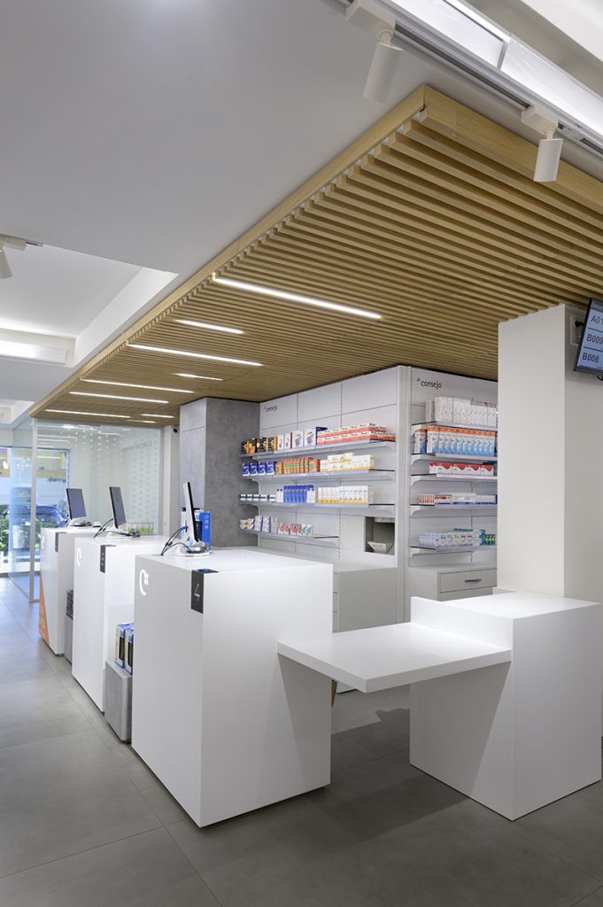 Design inclusivo farmacia. Progetto di Inside Pharmacy.