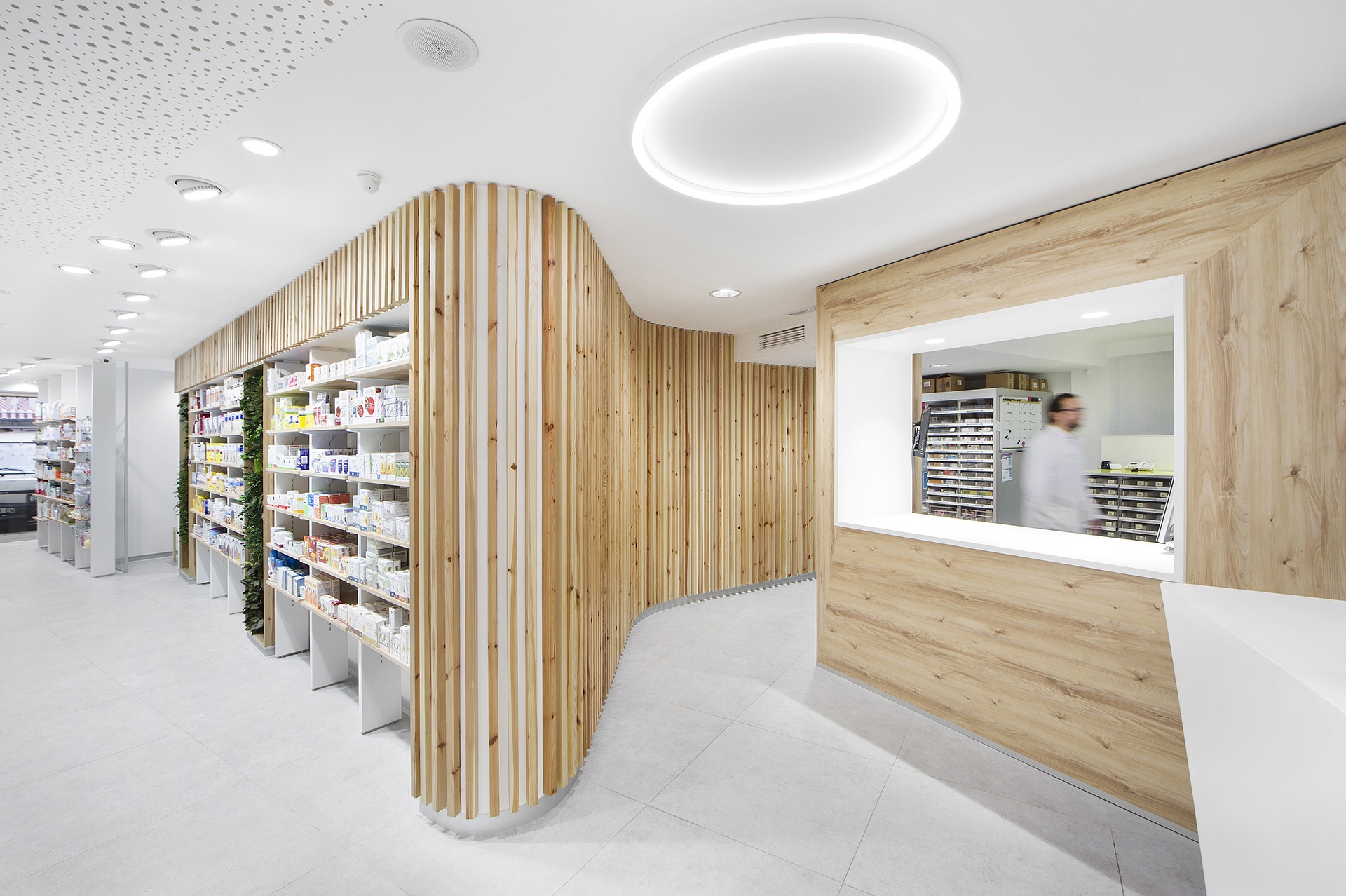 Proyecto de Farmacia Domenech 24