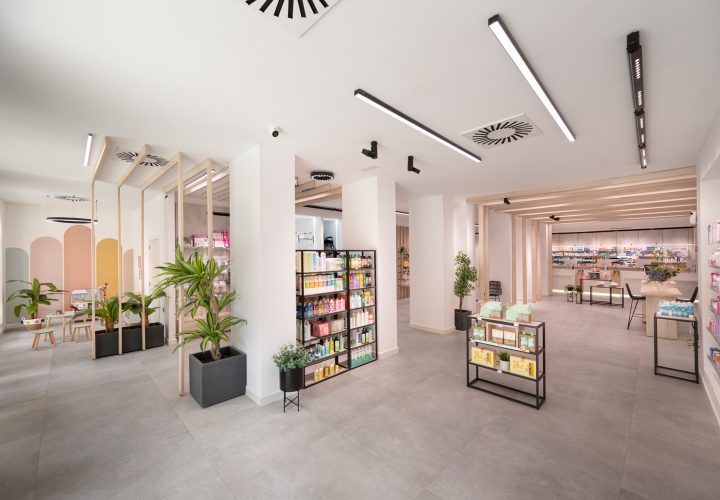 Farmacia rediseñada sin obra integral, por Inside Pharmacy.