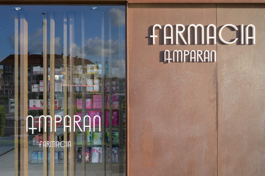 Fachada Farmacia Amparan