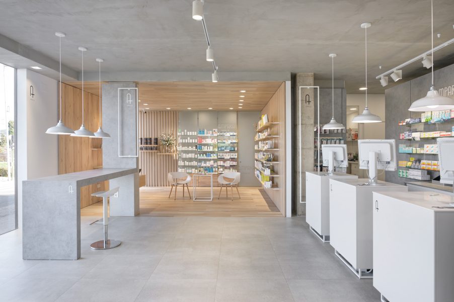 Interior Farmacia Amparan