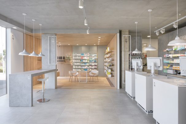 Interior Farmacia Amparan