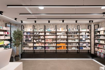 Diseño de categoría en Farmacia El Paseo 24h, reformada por Inside Pharmacy.