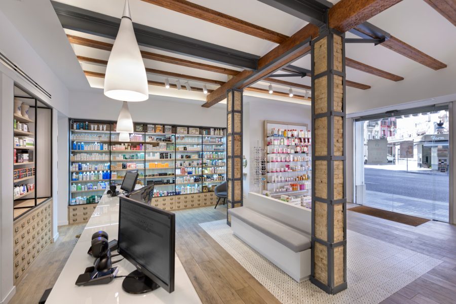 Vista interior farmacia sentandreu