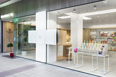 Escaparate de la farmacia gabilondo