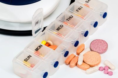 Sistema personalizado de dosificación con medicación organizada por tomas